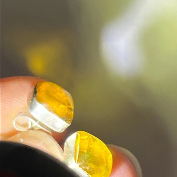 Elegant Silver and Amber Stud Earrings - Picture 5 of 6